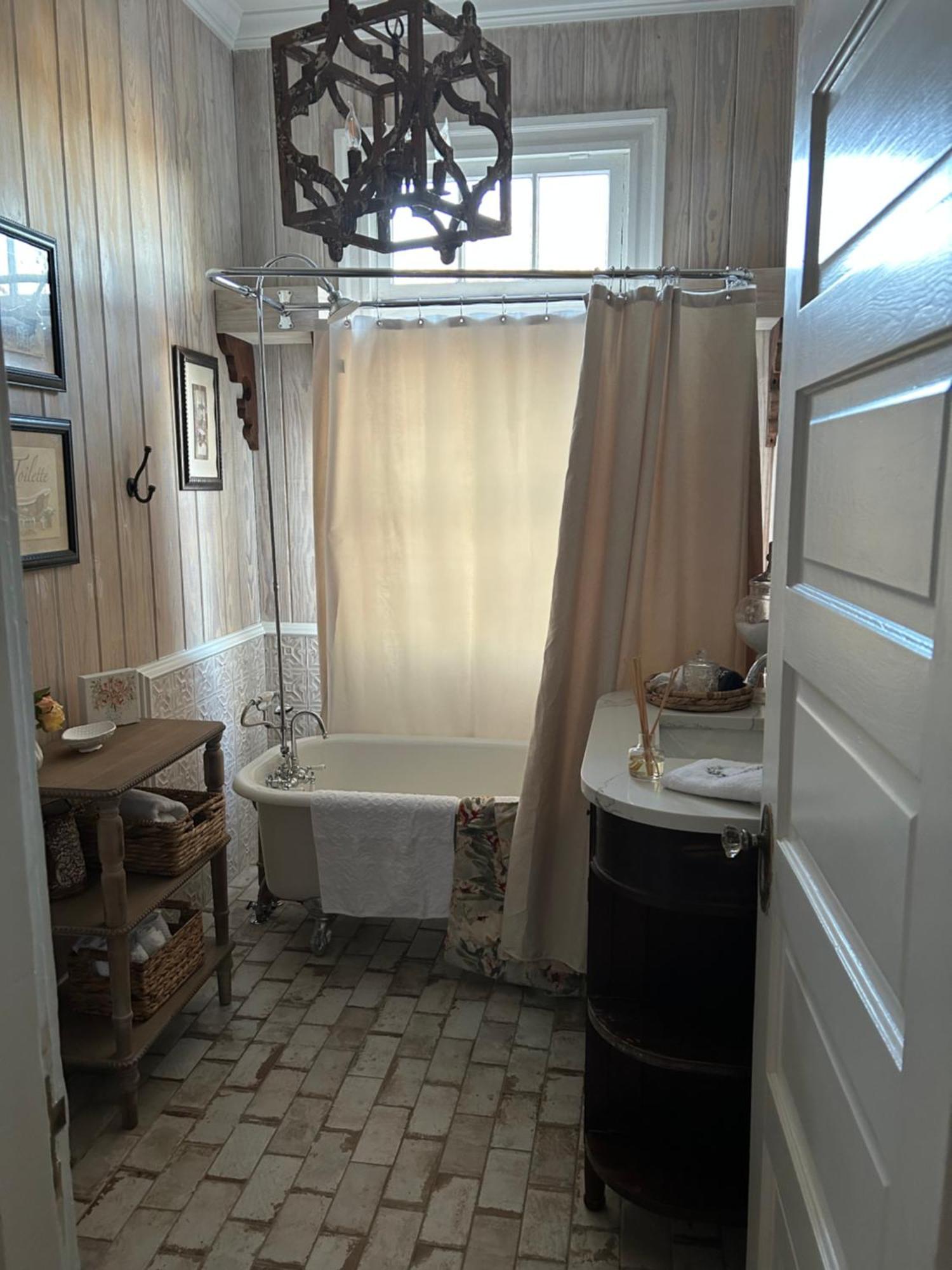 Jenny'S Downtown Hideaway Bed And Breakfast 로렐 외부 사진